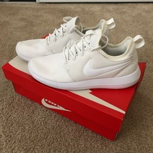 White Nike Roshe Two